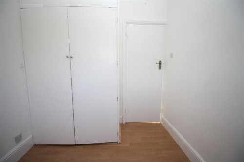 bedroom 3b.JPG