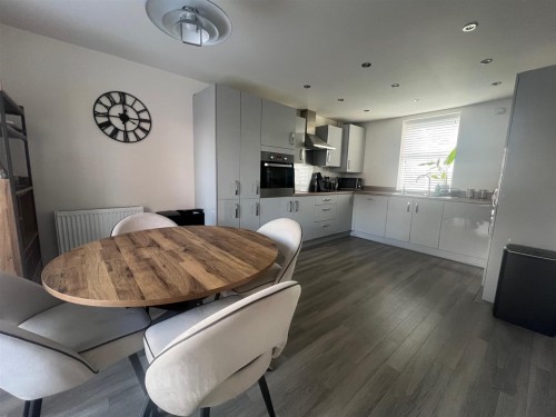 Fitz Hugh Crescent, Eagle Farm South, Milton Keynes - Photo 5