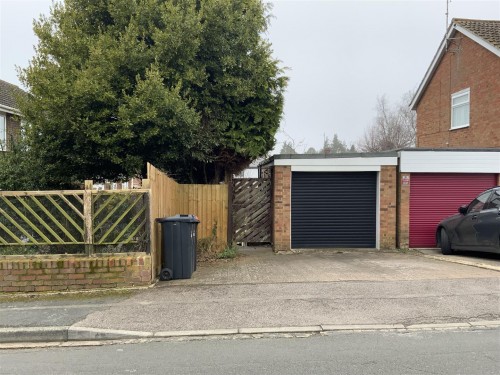 Garage & Parking