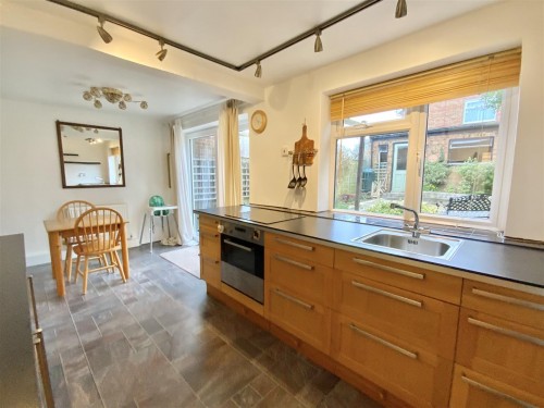 Kitchen/ Dining Room