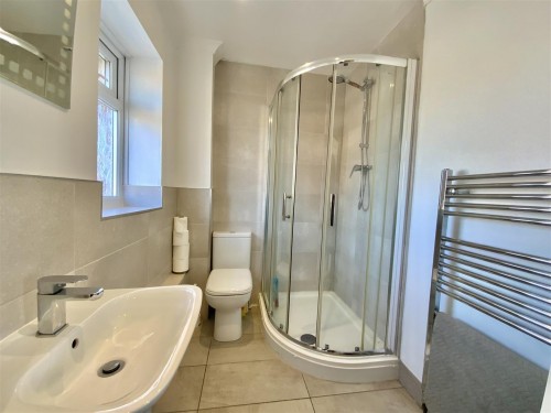 Bedroom 2 Ensuite