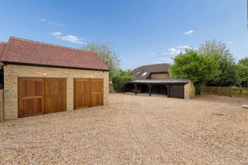 DOUBLE GARAGE 7 DRIVEWAY