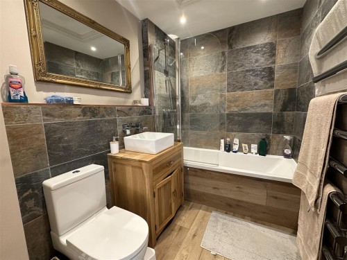 Bathroom (Ground Floor)