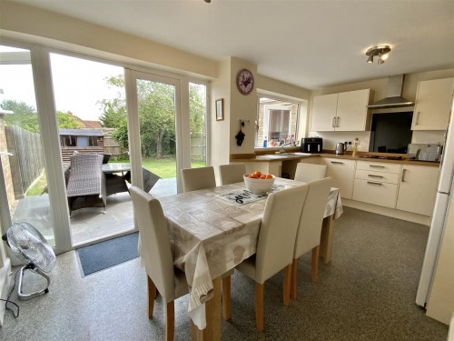 Elm Drive, Deanshanger, Milton Keynes - Photo 3