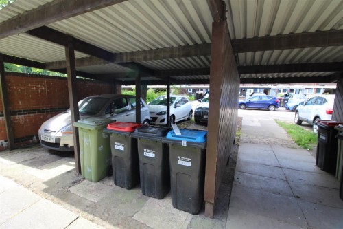 Parking.JPG Parking.JPG
