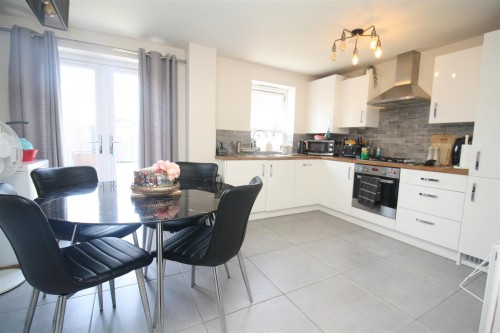 Sheppard Grove, Eagle Farm South, Milton Keynes - Photo 3